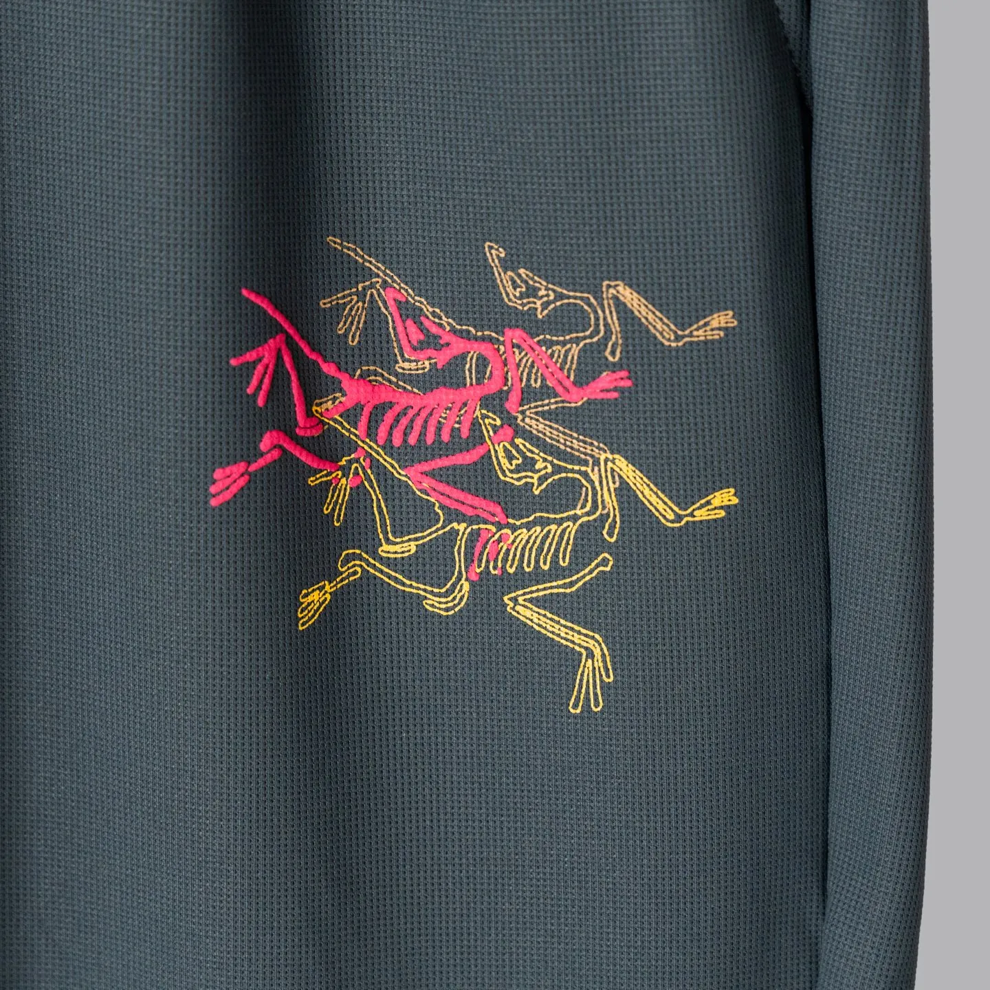ARC'TERYX :Lightweight， ， ， ，Lightweight ， 、 、 、 、 ！ ！ Classic logo ！ 90% 10% , ， ， Breathable ， ，Quality ！ ！ logo ， ， ， ， ， ！ Versatile ！